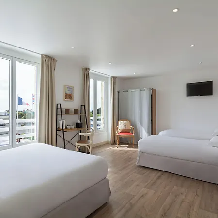 De Paris Hotel 2*