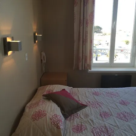 Hotel De Paris 2*
